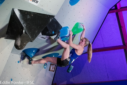 Coppa del Mondo Boulder 2017, Meiringen - Shauna Coxsey durante la prima tappa della Coppa del Mondo Boulder 2017 a Meiringen