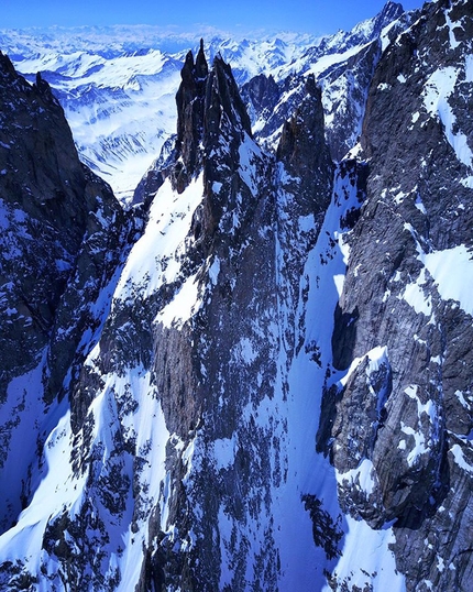 Les Dames Anglaises in the Mont Blanc massif, skiing and snowboarding down absolute beauty