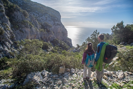 Cengia Giradili, Punta Giradili, Sardinia - Cengia Giradili: walking down the approach