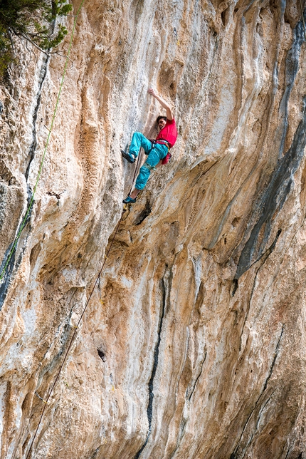 Cengia Giradili, Punta Giradili, Sardinia - Cengia Giradili: Marco Zanone making the first ascent of 'Botanika' 8b