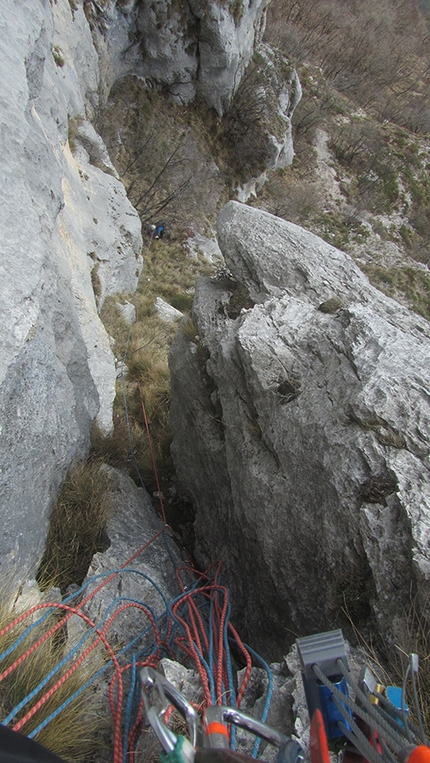 Valle del Sarca, Torre Grigia del Brento, Camino del pesce d'aprile, Walter Polidori, Alessandro Pelanda, Alessandro Ceriani  - Camino del pesce d'aprile alla Torre Grigia del Brento: sul primo tiro