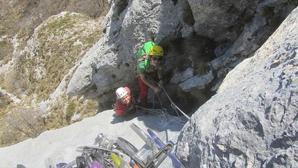 Valle del Sarca, Torre Grigia del Brento, Camino del pesce d'aprile, Walter Polidori, Alessandro Pelanda, Alessandro Ceriani  - Camino del pesce d'aprile alla Torre Grigia del Brento: Alessandro Pelo e Alessandro Ceriani in sosta