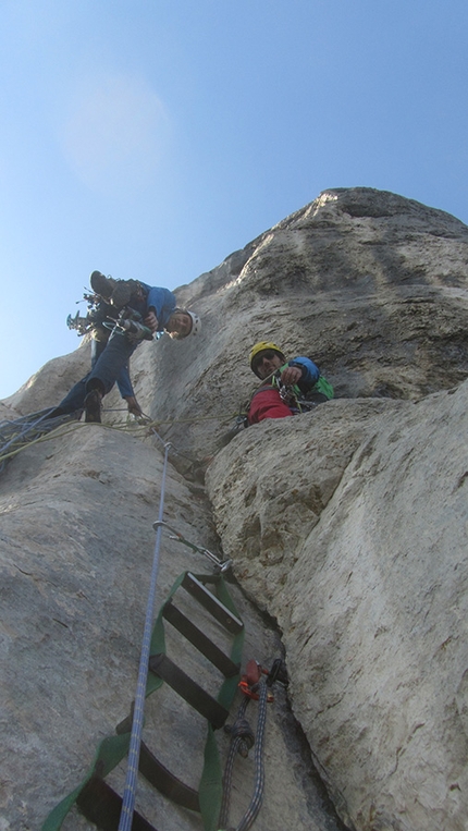 Valle del Sarca, Torre Grigia del Brento, Camino del pesce d'aprile, Walter Polidori, Alessandro Pelanda, Alessandro Ceriani  - Camino del pesce d'aprile alla Torre Grigia del Brento: Alessandro Pelo e Alessandro Ceriani in sosta