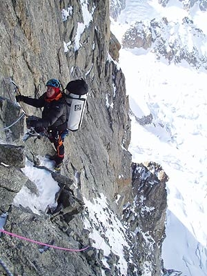 Grandes Jorasses, No Siesta, Robert Jasper, Markus Stofer, Mont Blanc - No Siesta: Robert Jasper and Markus Stofer climb the great route up the North Face of the Grandes Jorasses from 17 to 19 March 2003