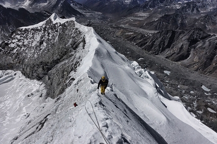 Hervé Barmasse, Shisha Pangma - Hervé Barmasse training along a ridge