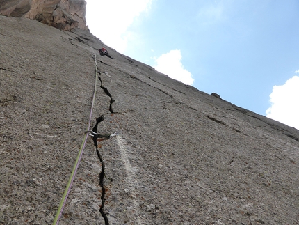 Kirghizistan 2016, Pamir Alai, Gianni Ghiglione, Marina Giordano, Roberto Romano, Gianfranco Patrucco - Small Asan Mille papaveri rossi: sul nono tiro, 7b