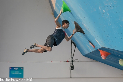 Bouldering World Cup 2017 - Jongwon Chon climbing to victory in the second stage of the Bouldering World Cup 2017 at Chongqing in China