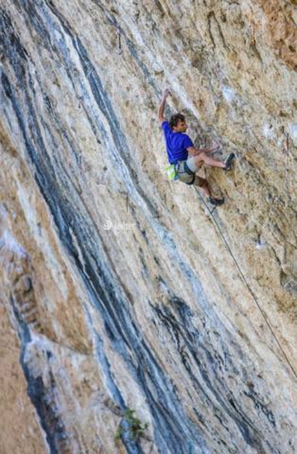 Jonathan Siegrist - Jonathan Siegrist climbing at Oliana in Spain