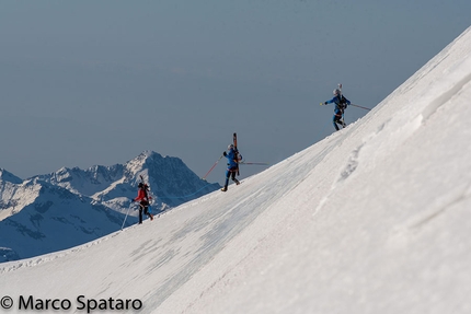 Trofeo Mezzalama 2017 dentro l’azione - prima squadra in discesa dal Castore: Anthamatten, Burgada, Marti