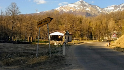 Rebuild Boulder - Rebuild Boulder ad Amatrice:  