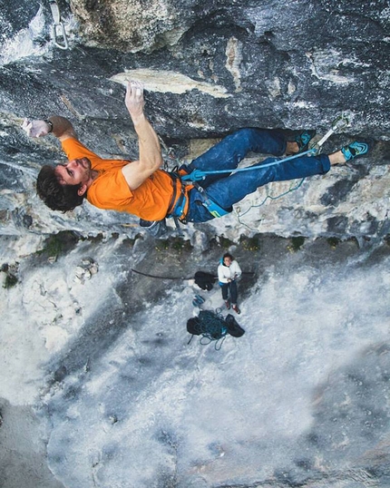 Stefano Ghisolfi - Stefano Ghisolfi durante la prima libera di One Punch 9a+ nella falesia di Laghel, Arco