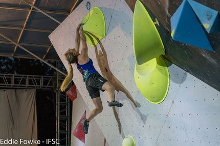 Coppa del Mondo Boulder 2017, Nanjing - Shauna Coxsey durante la terza tappa della Coppa del Mondo Boulder 2017 a Nanjing in Cina