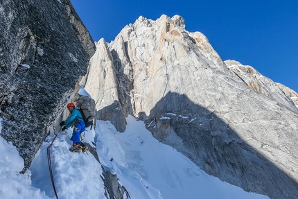 Greg Boswell, Will Sim, Alaska - Will Sim durante la prima salita di Beastiality su Bears Tooth, Alaska, insieme a Greg Boswell