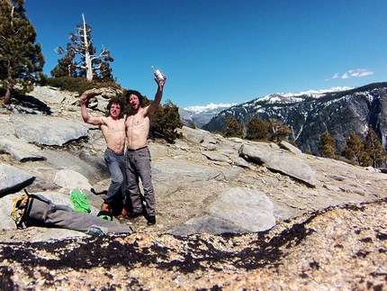 El Capitan, Yosemite, Muir Wall, Silvan Schüpbach, Dimitri Vogt -  Silvan Schüpbach and Dimitri Vogt on the summit of El Capitan, Yosemite, after having repeated the Muir Wall