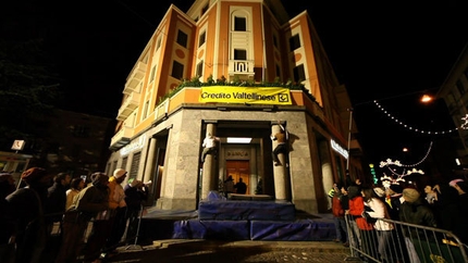 Sondrio Street Climbing, gli arrampicatori hanno invaso la città...