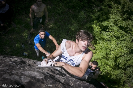 Poggio Umbricchio, bouldering, Abruzzo, Italy - During the Caduta Massi Boulder Party 2016 in Abruzzo