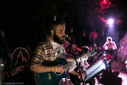 Poggio Umbricchio, boulder, Abruzzo - Poggio Umbricchio in Abruzzo - durante il Caduta Massi Boulder Party 2016