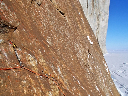 Marek Raganowicz, Baffin Island, The Ship's Prow - Marek Raganowicz making the first ascent of MantraMandala, East Face of The Ship's Prow, Baffin Island