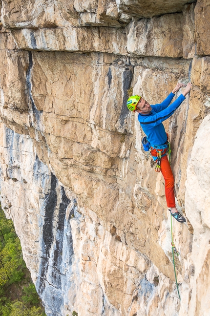 Monte Spiz, Val Gadena, Valsugana, Alessio Roverato, Angela Carraro - Alessio Roverato climbing Distensione, Monte Spiz (Val Gadena, Valsugana)