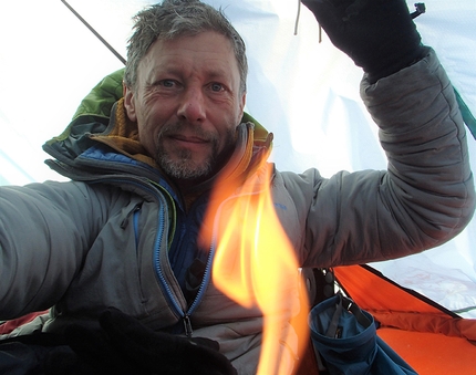 Marek Raganowicz, Isola di Baffin - Marek Raganowicz durante la prima salita di MantraMandala, parete est di The Ship's Prow, Isola di Baffin