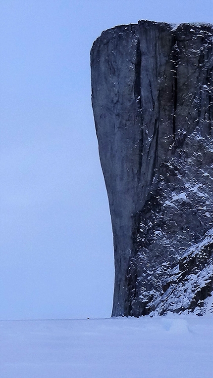 Marek Raganowicz, Isola di Baffin - Camp Base di Marek Raganowicz sul versante nord di Scott Island, Isola di Baffin