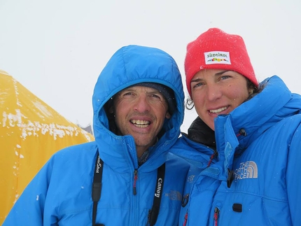 Simone Moro, Tamara Lunger, Kangchenjunga - Simone Moro e Tamara Lunger al Campo Base del Kangchenjunga