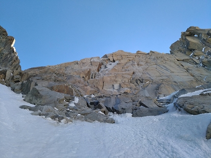 Red Devils, Aiguille du Midi, Mont Blanc, Jeff Mercier - During the first ascent of Red Devils up the NW Face of Aiguille du Midi, Mont Blanc (Jeff Mercier, David Autheman, Lucien Boucansaud, Gérémy Rakowski)