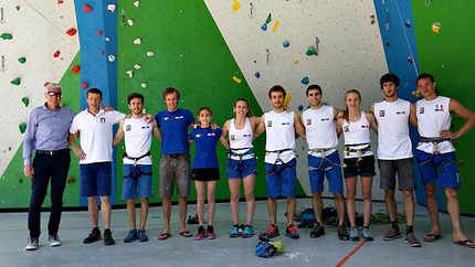 Campitello di Fassa, Campionato Europeo di Arrampicata Sportiva 2017 - Il sindaco di Campitello di Fassa insieme alla nazionale italiana di arrampicata sportiva Lead: Luca Giupponi (coach), Stefano Ghisolfi, Michael Piccolruaz, Laura Rogora, Claudia Ghisolfi, Alberto Gotta, Marcello Bombardi, Silvia Cassol, Francesco Vettorata e Alessandro Zeni