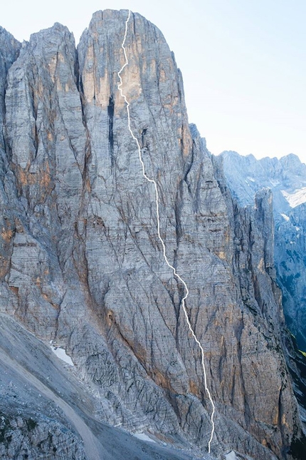 Ricordi nebbiosi, Cima della Busazza, Civetta, Dolomites - The line of Ricordi nebbiosi (IX- A1, 1170m), NW Face of Cima della Busazza, Dolomites (Giorgio Travaglia, Martin Dejori, Titus Prinoth, Alex Walpoth 02-03/08/2016)