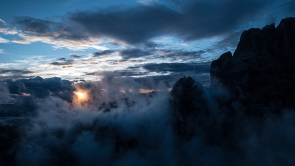 Ricordi nebbiosi, Cima della Busazza, Civetta, Dolomiti - Durante la prima salita di Ricordi nebbiosi, Cima della Busazza, Dolomiti (Giorgio Travaglia, Martin Dejori, Titus Prinoth, Alex Walpoth 02-03/08/2016)