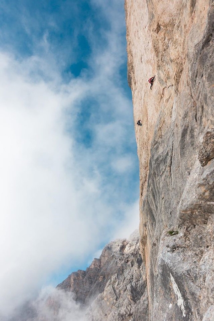 Ricordi nebbiosi, Cima della Busazza, Civetta, Dolomites - During the first ascent of Ricordi nebbiosi, Cima della Busazza, Dolomites (Giorgio Travaglia, Martin Dejori, Titus Prinoth, Alex Walpoth 02-03/08/2016)