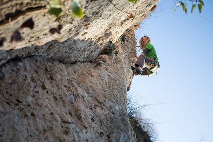 La falesia dimenticata, San Lorenzo Dorsino - La falesia d'arrampicata a San Lorenzo - Dorsino, Dolomiti di Brenta.