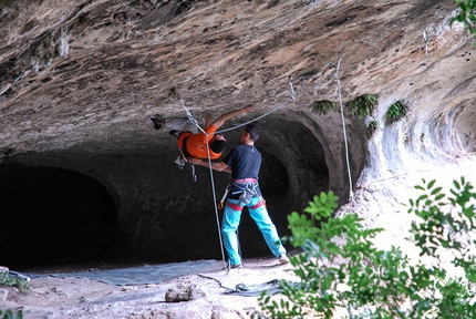 Mauro Dell'Antonia, Lumignano - Mauro Dell'Antonia climbing his Rivoluzione 9a at Lumignano