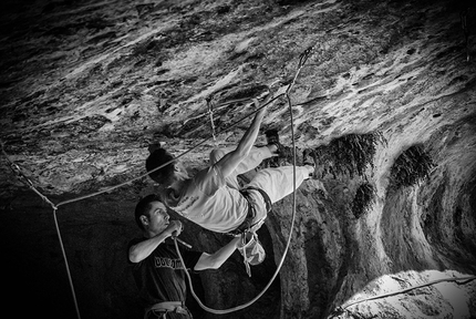 Mauro Dell'Antonia, Lumignano - Mauro Dell'Antonia climbing his Rivoluzione 9a at Lumignano