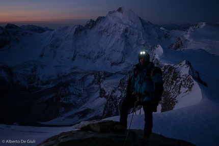 Wandfluegrat, Cresta Sud della Dent Blanche - Dent Blanche Wandfluegrat: alla luce della frontale, sopra la Wandflueluecke.