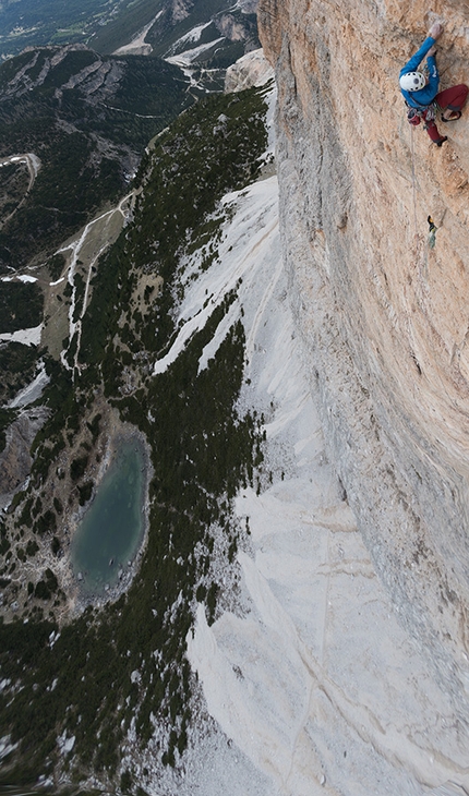 Cima Scotoni, Fanis, Dolomites, Nicola Tondini, Non abbiate paura... di sognare - Nicola Tondini making the first ascent of 'Non abbiate paura... di sognare', Cima Scotoni, Dolomites