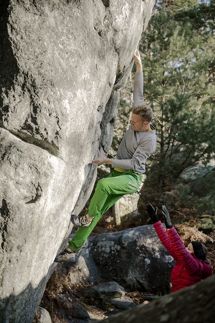 C'était demain, Fontainebleau, boulder, Jacky Godoffe, Jakob Schubert, Anna Stöhr - Jakob Schubert attempting C'était demain 8A at Fontainebleau, France