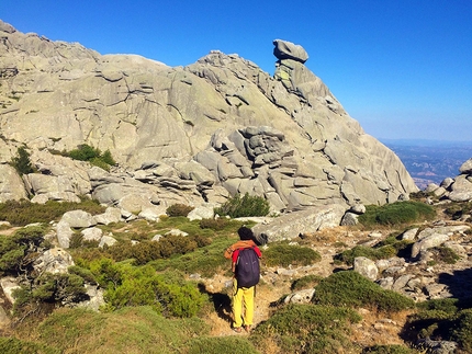 Monte Limbara, Sardinia, Maurizio Oviglia, Filippo Manca - Walking towards the arch, with Punta Sa Berritta in the background, Monte Limbara, Sardinia