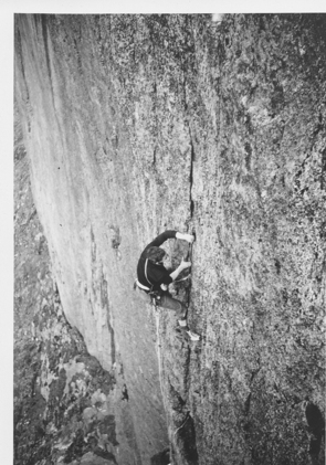 Mike Kosterlitz - Mike Kosterlitz leading Scorpio E2 5b, Cloggy, Wales