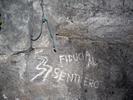 Tatewari - La Huasteca - Mexico - Fiducia al sentiero - Confianza en el Sendero