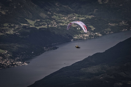 Red Bull X-Alps 2017 - Christian Maurer (SUI1) in volo sul Triglav nel corso del Red Bull X-Alps il 3 Luglio 2017