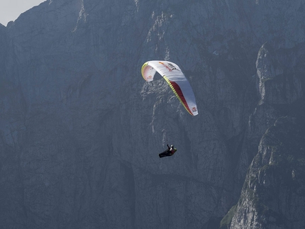 Red Bull X-Alps 2017 - Gavin McClurg (USA1) durante il Red Bull X-Alps on Mangart, Slovenia il 5 luglio 2017  