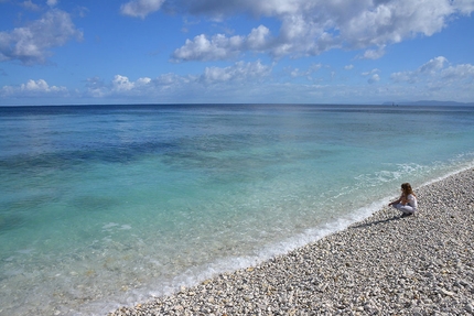 Isola d'Elba, Toscana, camminare - La meravigliosa spiaggia di Capo Bianco all'Isola d'Elba in Toscana