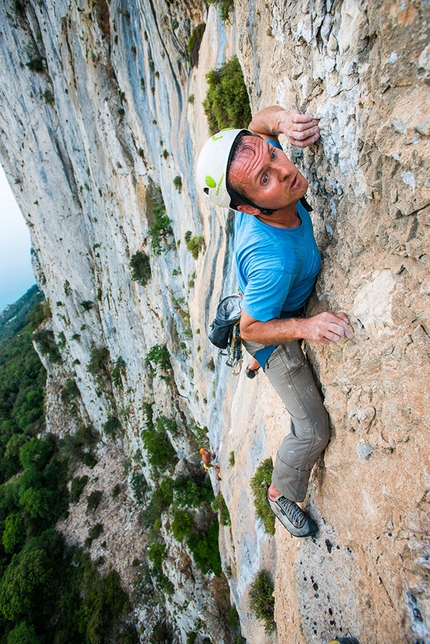 Punta Argennas, Sardegna - Jan Kareš e Jaro Ovcacek durante la prima salita di 'Falco' alla parete est di Punta Argennas, Sardegna