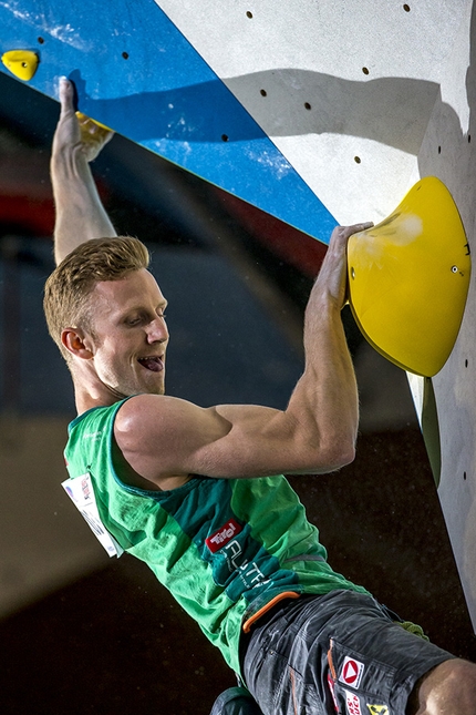 Jakob Schubert climbs third 9b / Stoking the Fire at Santa Linya