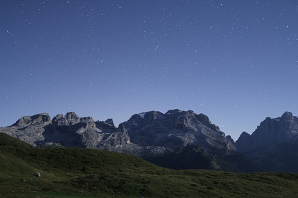 Silvestro Franchini, Dolomiti di Brenta Skyline - Il profilo delle Dolomiti di Brenta, attraversato dal 30enne alpinista trentino Silvestro Franchini il 5 luglio 2017 in 16 ore di arrampicata per oltre 4000 metri di salite più relative discese.