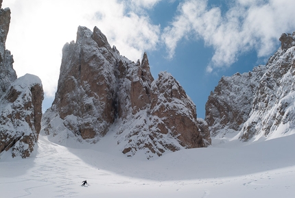 Sassolungo, Dolomiti - Scendendo dalla Forcella del Dente del Sassolungo, Dolomiti