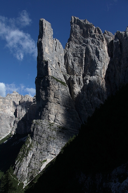 Torre Trieste, Civetta, Dolomiti, Manrico Dell'Agnola - L'elegante e slanciata Torre Trieste, Civetta, Dolomiti