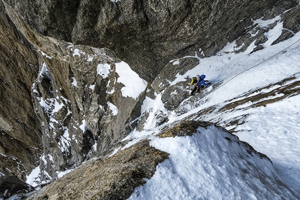 Kishtwar Himalaya, Aleš Česen, Marko Prezelj, Urban Novak, Arjuna, P6013 - Last rope-length of the first day on the West face of Arjuna.