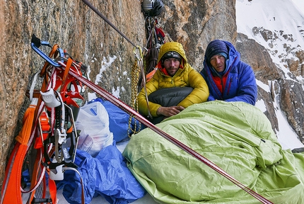 Kishtwar Himalaya, Aleš Česen, Marko Prezelj, Urban Novak, Arjuna, P6013 - Aleš Česen e Urban Novak al secondo bivacco